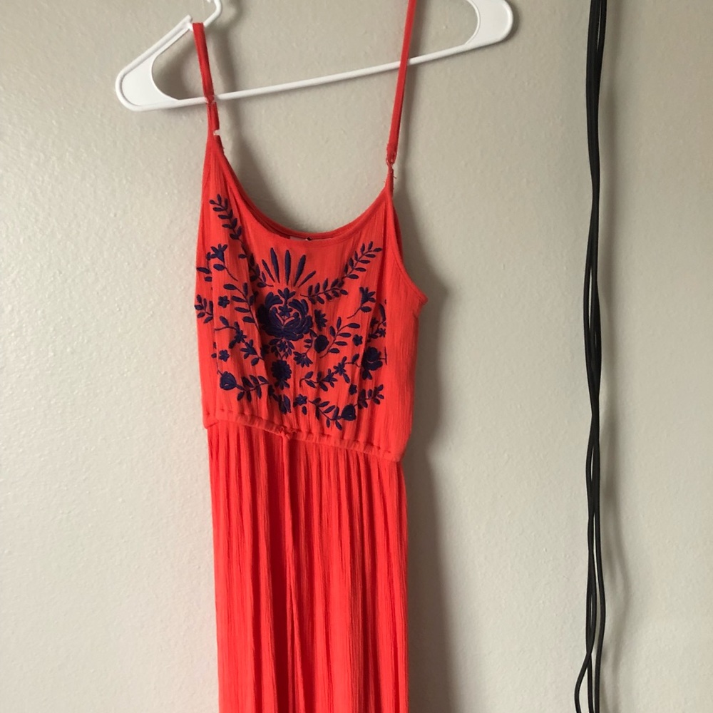 Maxi embroidered dress